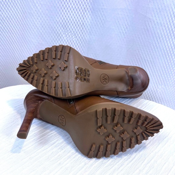 NWOB: Michael Kors 8.5M Brown Leather Lace Up Heeled Lug Sole Ankle Boots (B577) - Picture 9 of 9